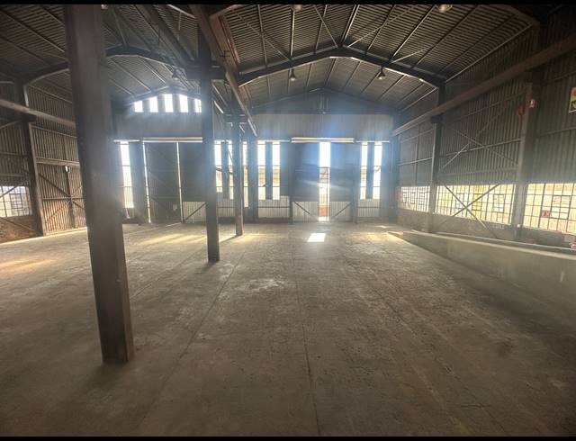 1,850M² WAREHOUSE FOR SALE IN CHLOORKOP